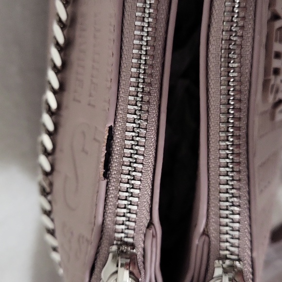 Steve Madden Blush Embossed Crossbody Bag - Picture 7 of 9